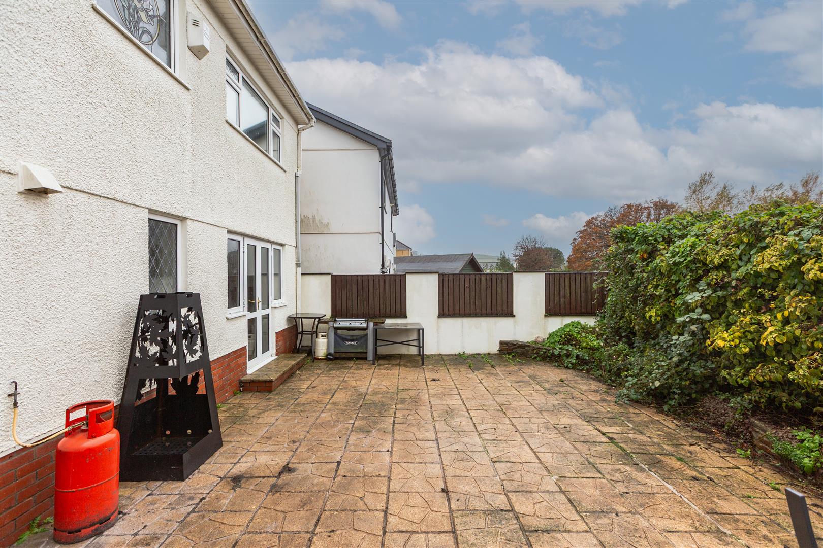 Llanmorlais, Swansea, SA4 3RY